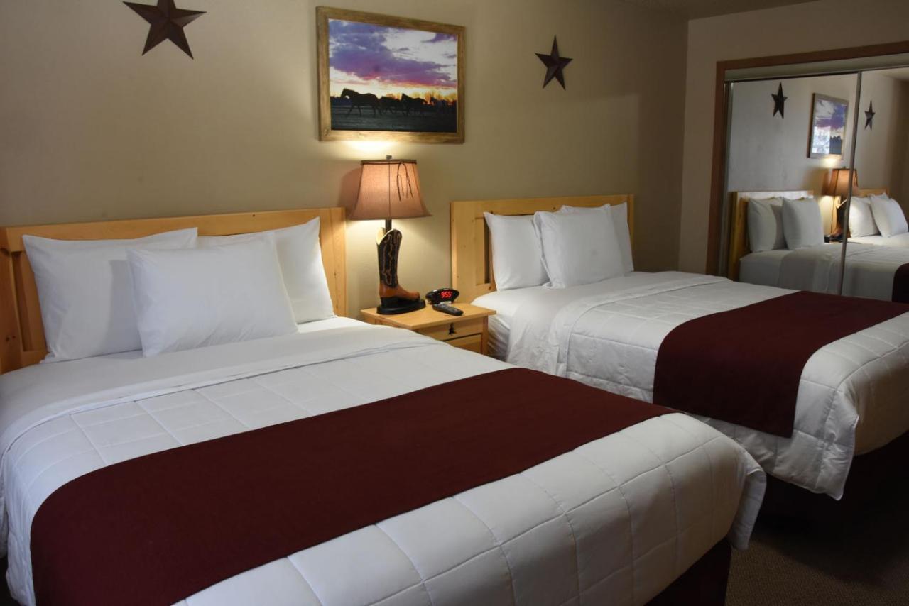 Woodside Dells Hotel & Suites Wisconsin Dells Bagian luar foto