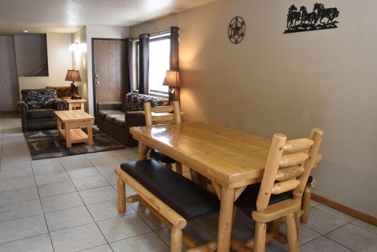 Woodside Dells Hotel & Suites Wisconsin Dells Bagian luar foto
