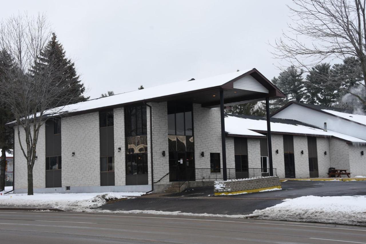 Woodside Dells Hotel & Suites Wisconsin Dells Bagian luar foto