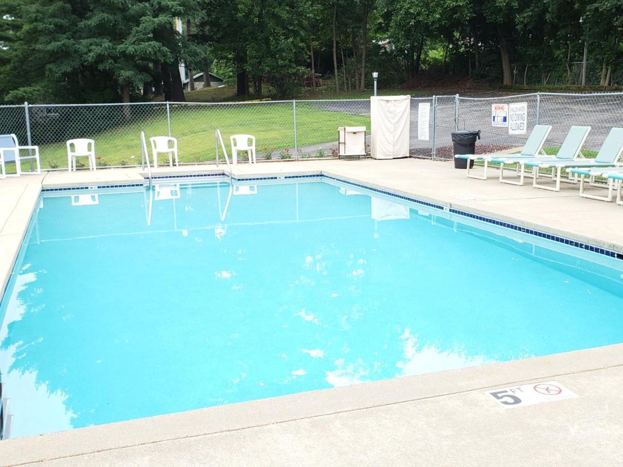 Woodside Dells Hotel & Suites Wisconsin Dells Bagian luar foto