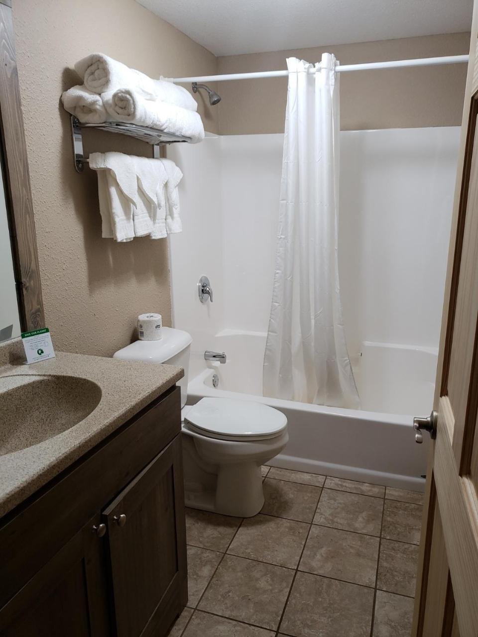 Woodside Dells Hotel & Suites Wisconsin Dells Bagian luar foto