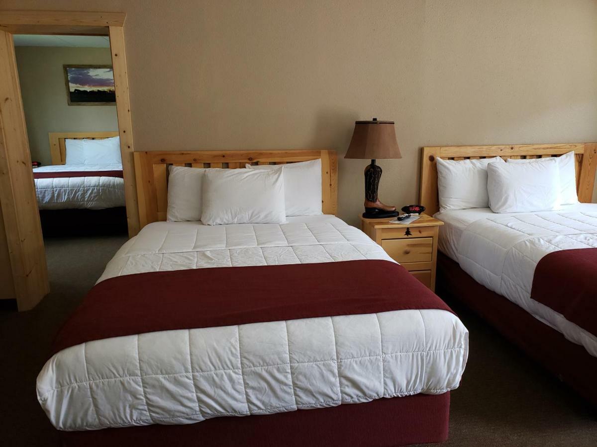Woodside Dells Hotel & Suites Wisconsin Dells Bagian luar foto