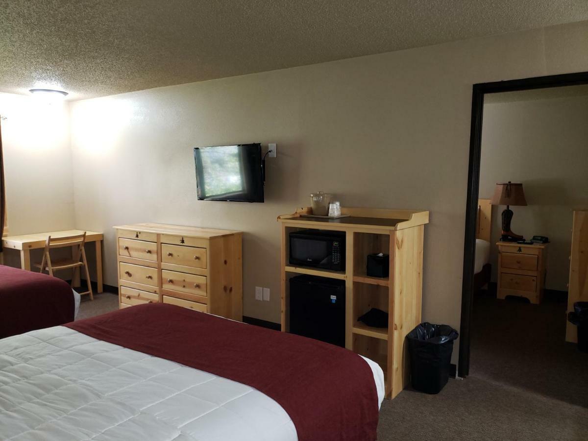 Woodside Dells Hotel & Suites Wisconsin Dells Bagian luar foto
